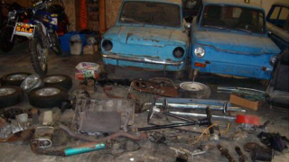 Illustration for article titled Trio of Hillman Imps define project car hell